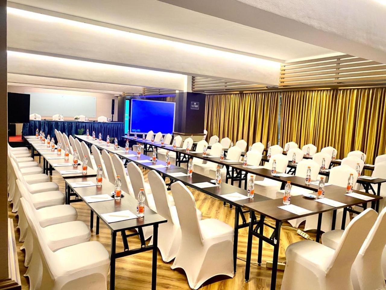 All Nite And Day Hotel Alam Sutera Serpong Exterior photo